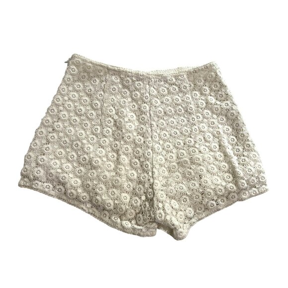 Hansen & Gretel Mon Shortie Shorts in Daisy Lace - Picture 3 of 5